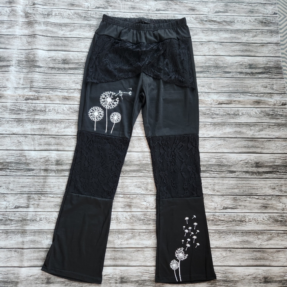 Dandelion stretch pants with lace detail